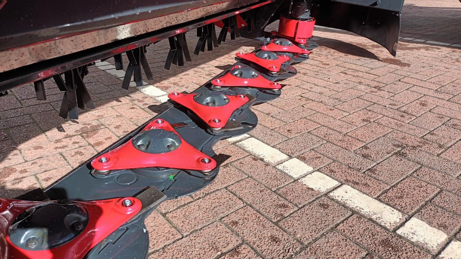 Vicon Extra 732 Rear Mounted Mower - Hamilton Ross Group