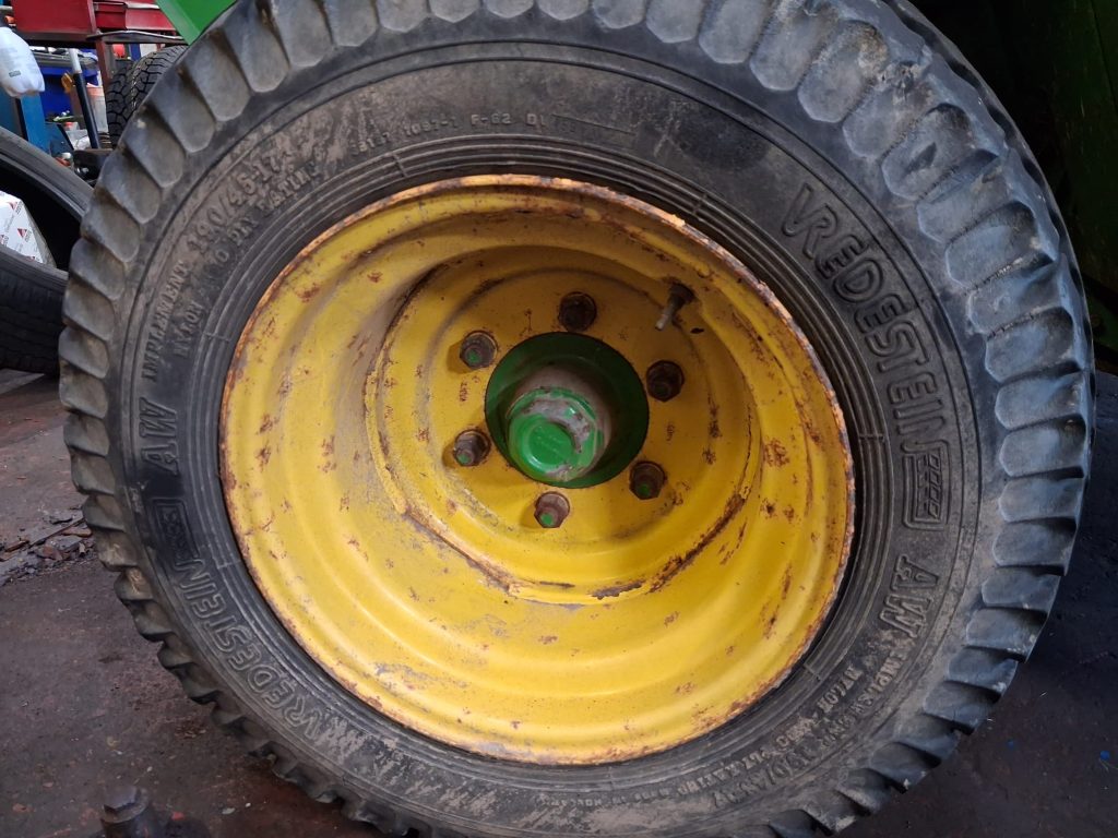 John Deere Round Baler – image 9